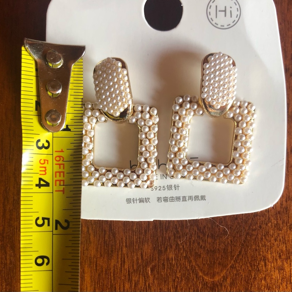 NWT white/cream square earrings - Picture 5 of 5